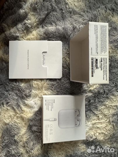 Коробка от Airpods Apple