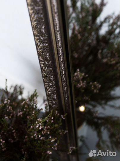 Зеркало настенное декоративное в раме Isoletta