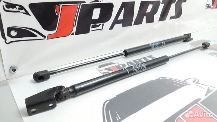 Амортизатор двери багажника Mitsubishi Outlander I