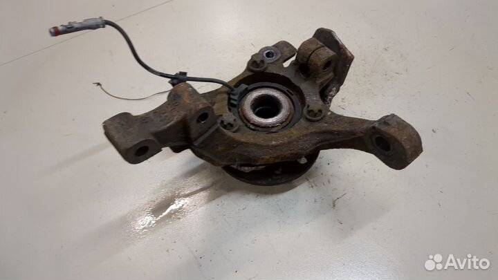 Ступица (кулак, цапфа) правая передняя Opel Astra H