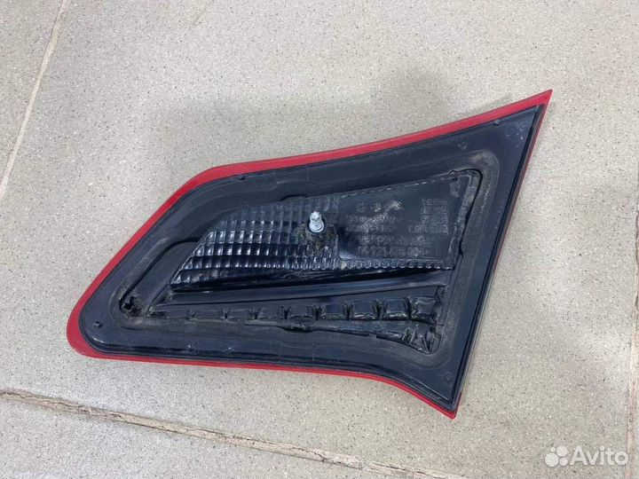 Фонарь задний внутренний левый Citroen C4 II 2011