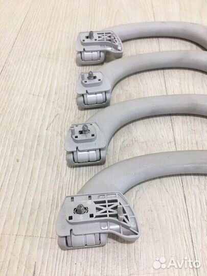 Ручка потолка Mercedes Benz E300 W211 M272.943