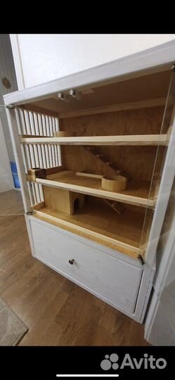 Стеллаж-витрина