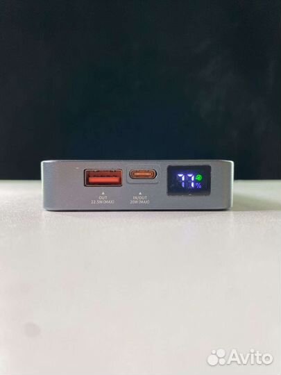 Power bank с прозрачной крышкой - Магнитный