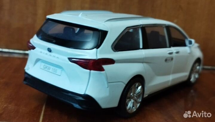 Коллекционная машинка металлическая