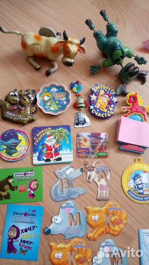 Магнитики разные на холодильник