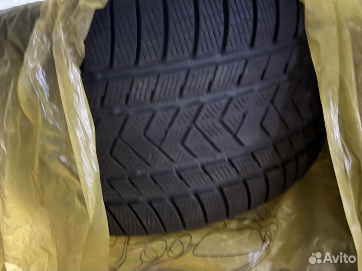 Pirelli Scorpion Winter 2 295/35 R21