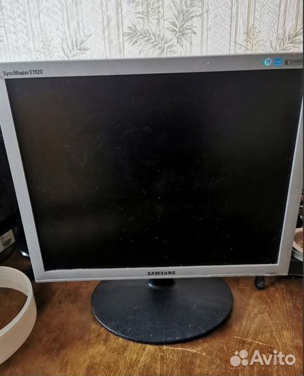 Монитор Samsung 19 дюймов