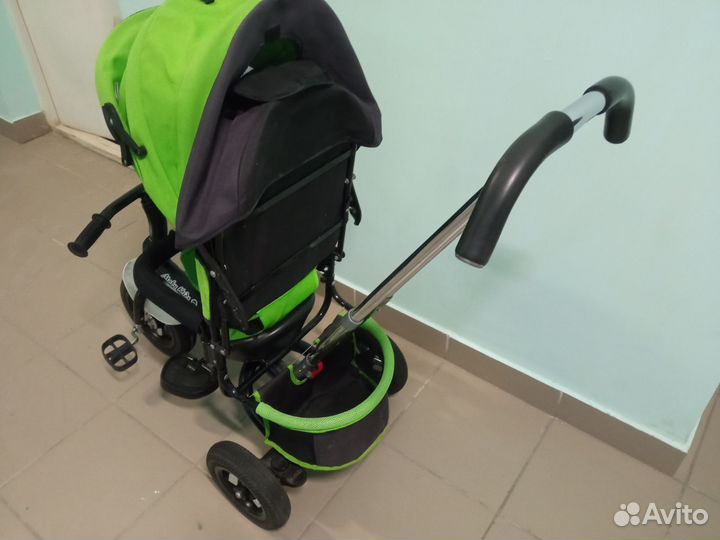 Трехколесный детский велосипед коляска