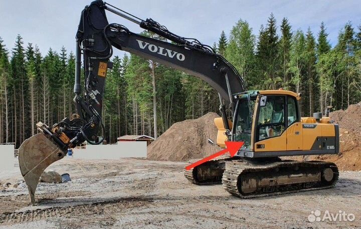 Стекло лобовое нижнее на экскаватор Volvo EC 160