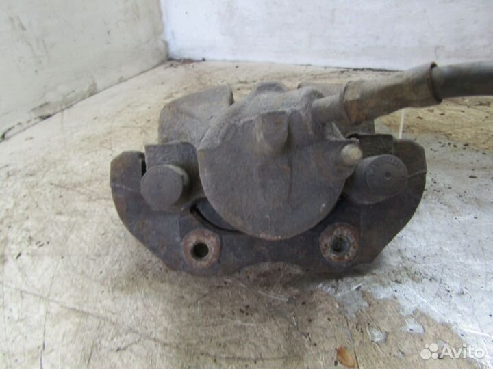 Суппорт передний Прав. Форд Фокус 2009г 1.6л 66кВт