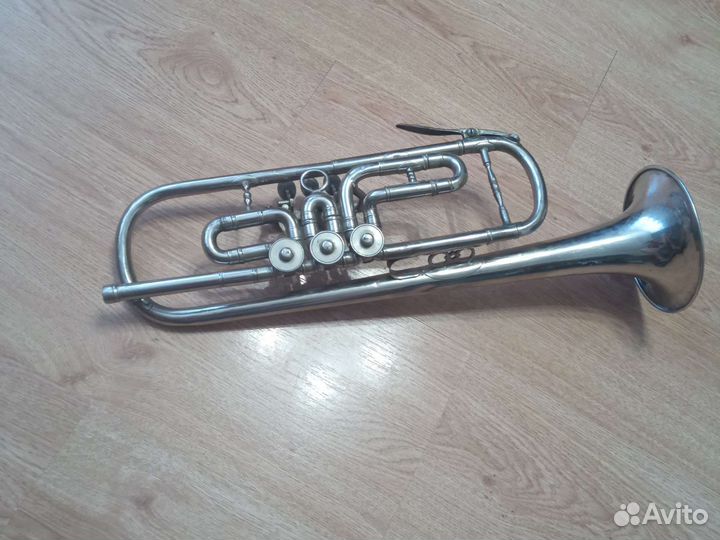 Труба, музыкальный инструмент