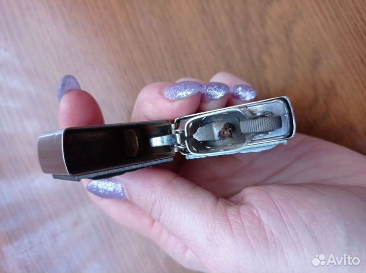 Зажигалка типо zippo