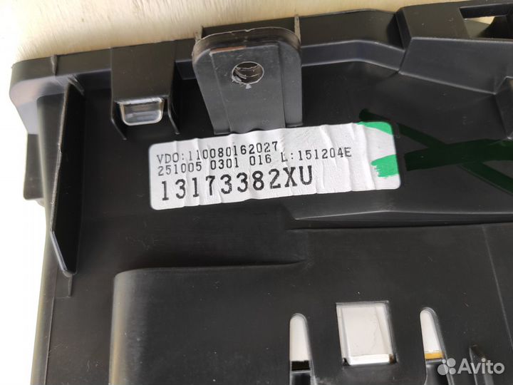 Панель приборов МКПП на Opel Meriva A