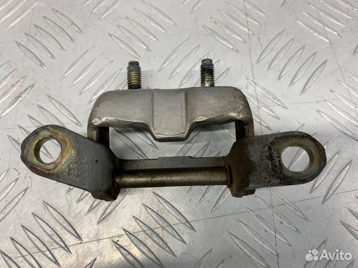 Б/У петля двери задний левый Nissan Teana J31