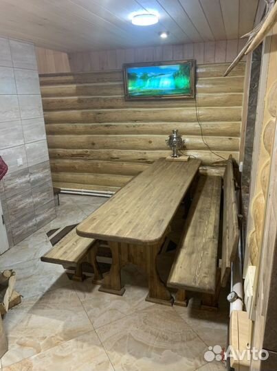 Баня - дом и мангал территорией для пикника