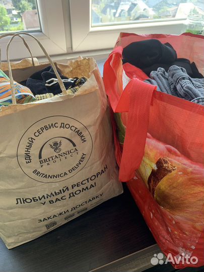 Продам 2 пакета одежды s/m