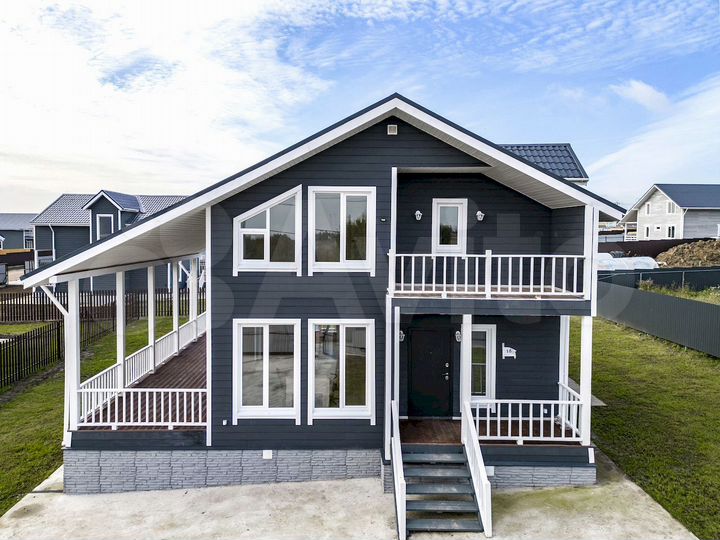 Коттедж 215 м² на участке 6 сот.