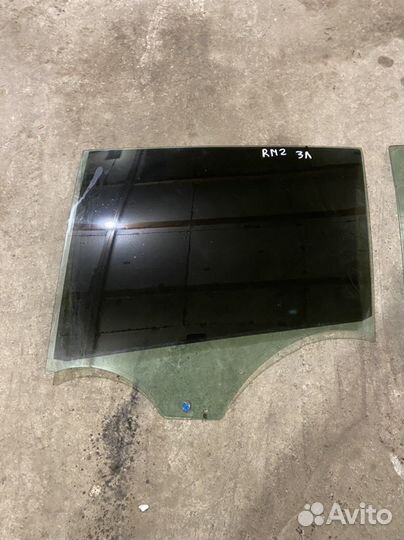 Стекло заднее левое Renault Megane 2