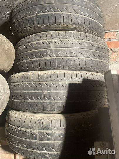 Hankook Optimo K406 215/65 R16