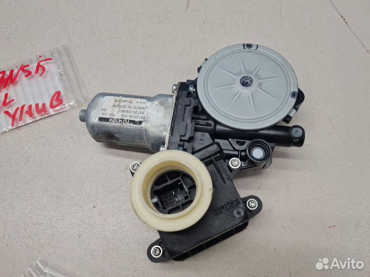 Моторчик стеклоподъёмника задний левый Toyota Avensis T27 2008-2018