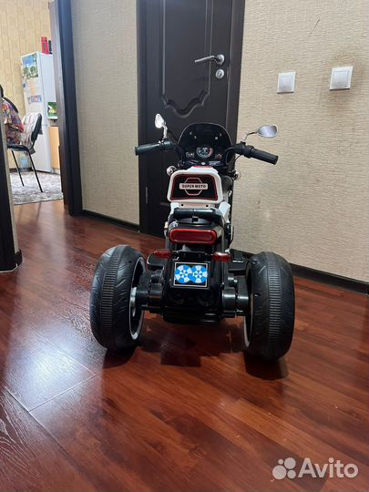 Детский электромобиль бу