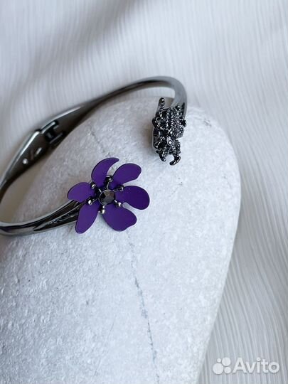 Новый браслет Vera Wang жук и цветок оригинал