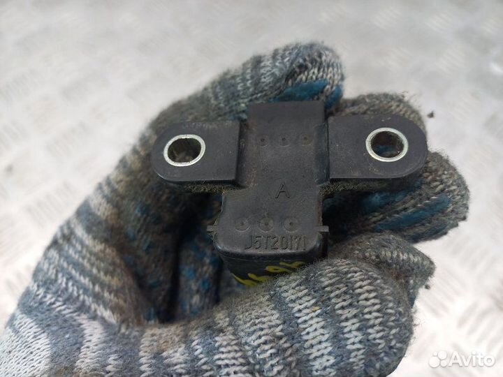 Датчик положения коленвала Mitsubishi Dion 2.0