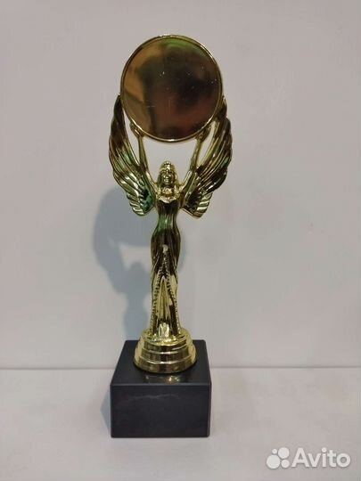 Наградные фигуры Ника