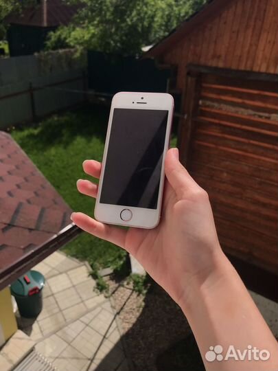 iPhone SE, 32 ГБ