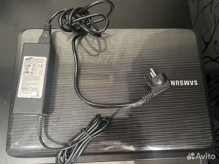 Ноутбук Samsung R525