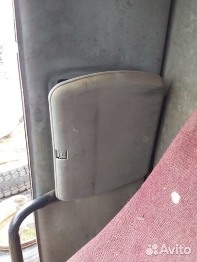 Бардачок freightliner