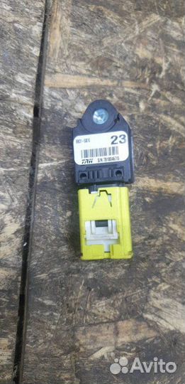 Датчик удара Lexus Is 2 2.5 2008