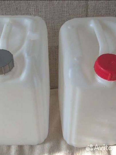 Канистры пластиковые