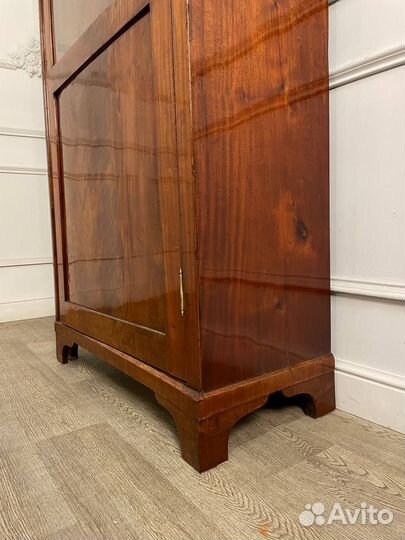 Антикварный книжный шкаф Россия