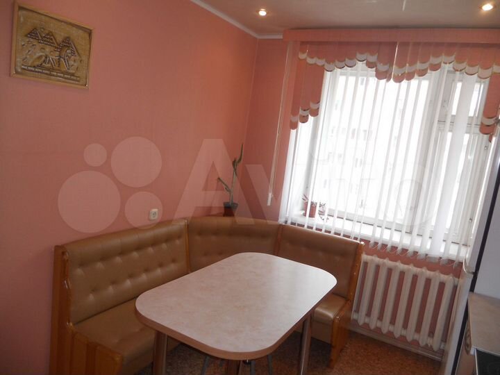 1-к. квартира, 42 м², 4/10 эт.