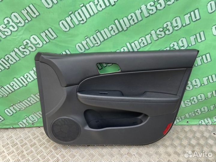 Обшивка салона передняя правая Hyundai I30 1 FD