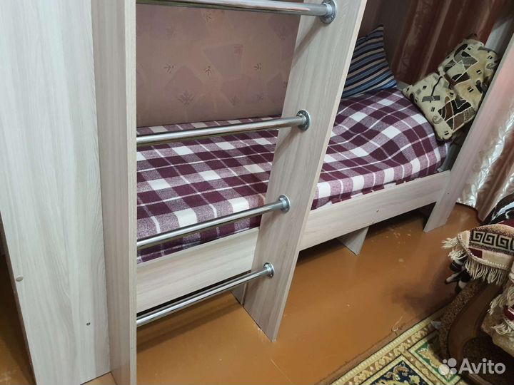 Двухъярусная кровать бу с матрасами