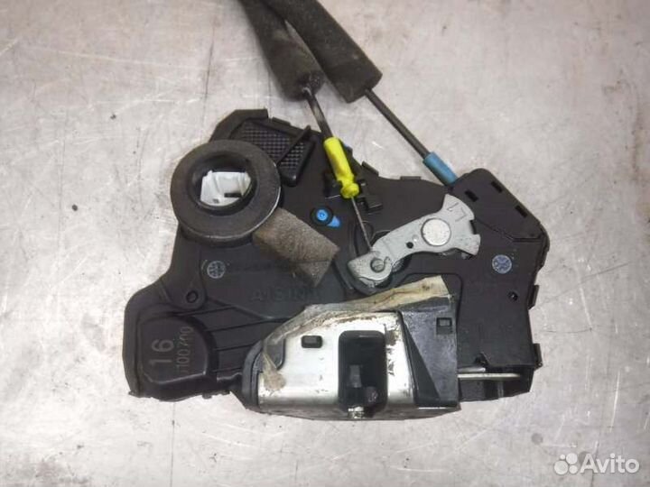 Замок двери передний левый Toyota Lc Prado 120 1GR