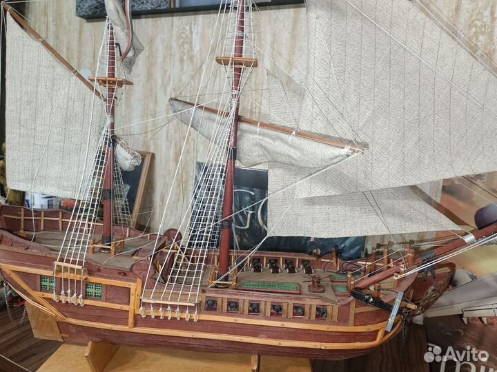 Модель корабля из дерева