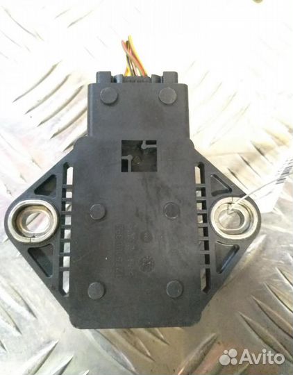 Датчик ускорения Mercedes-Benz E-Class