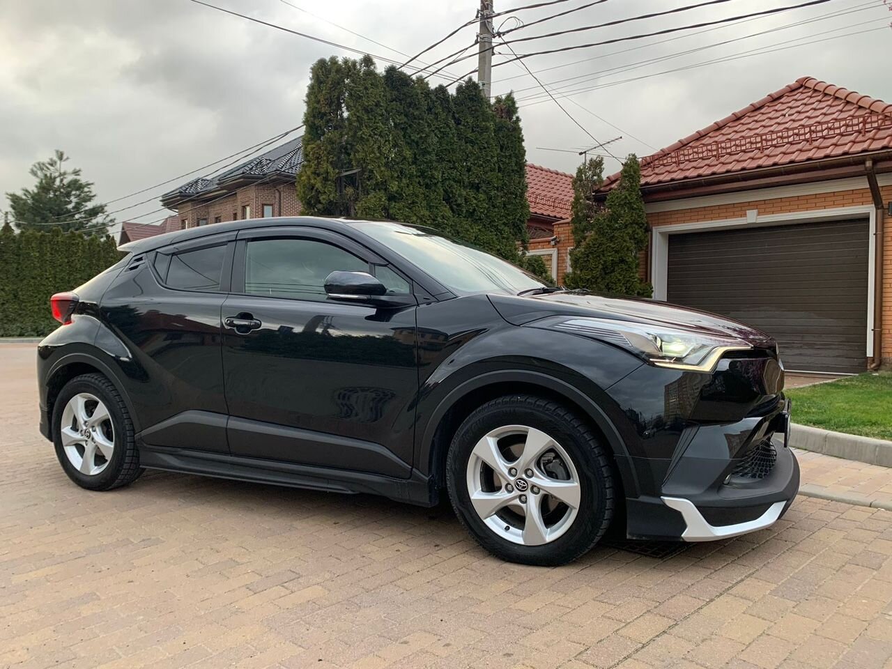 Toyota C-HR: фото владельца