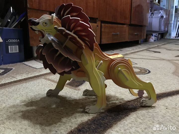 Фигурки Льва и тигра из дерева