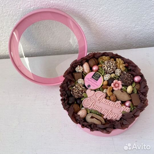 Корпоративные подарки на 8 марта