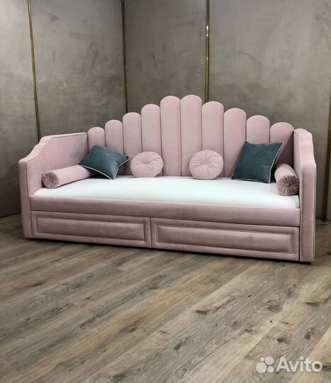 Кровать детская с бортиком