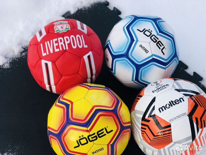 Мяч футбольный красный Liverpool №5
