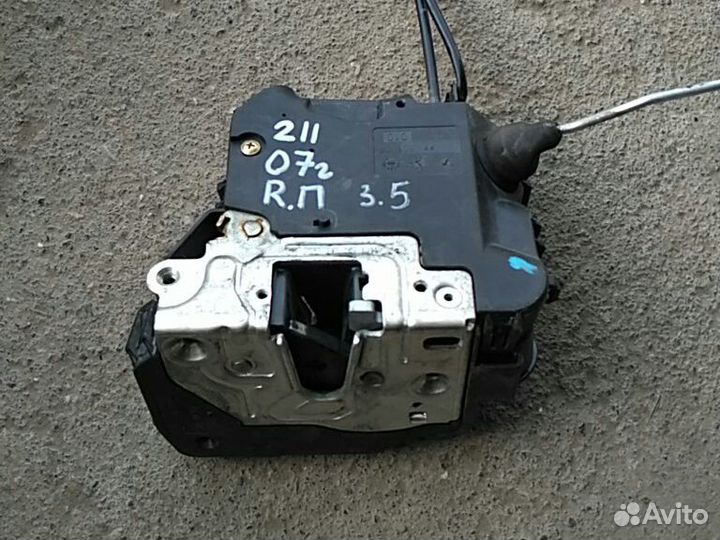 Замок передней правой двери Mercedes W211