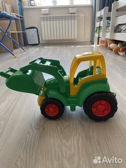 Трактор новый