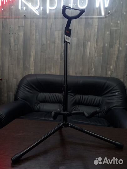 Напольная гитарная стойка, Foix