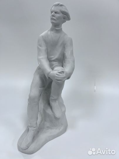 Фарфоровые статуэтки